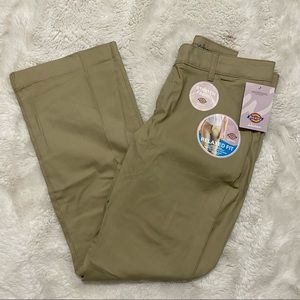 Dickies Women’s Relaxed Fit Khaki Pants Size 8 Short Straight Leg